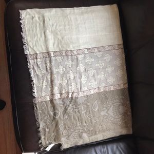 Green patterned scarf